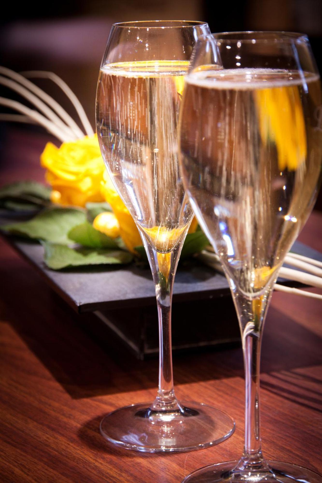 Hotel - Restaurant - Bar - Le Sapin Fleuri Bourg-dʼOueil 외부 사진